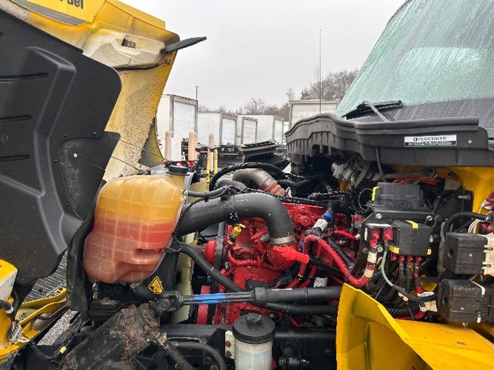 Medium Duty Box Truck-Light and Medium Duty Trucks-International-2021-MV607-New Bedford-MA-167,057\n\t\tmiles-$ 41,750 - Image 23