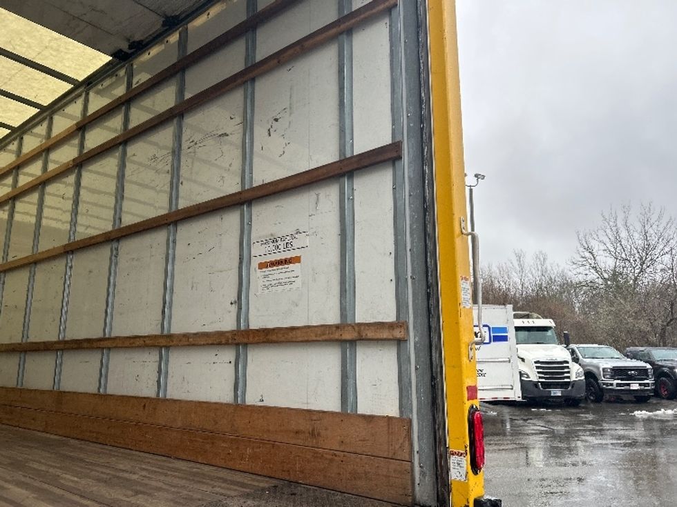 Medium Duty Box Truck-Light and Medium Duty Trucks-International-2021-MV607-New Bedford-MA-239,720\n\t\tmiles-$ 32,500 - Image 12