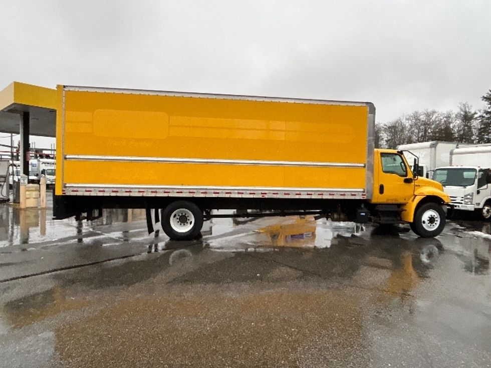 Medium Duty Box Truck-Light and Medium Duty Trucks-International-2021-MV607-New Bedford-MA-239,720\n\t\tmiles-$ 32,500 - Image 15