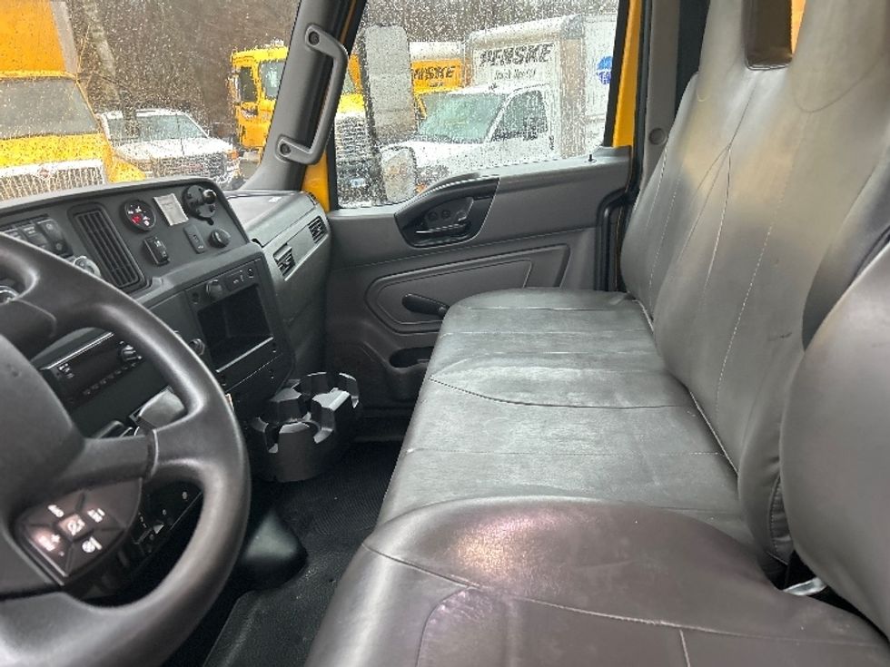 Medium Duty Box Truck-Light and Medium Duty Trucks-International-2021-MV607-New Bedford-MA-239,720\n\t\tmiles-$ 32,500 - Image 18