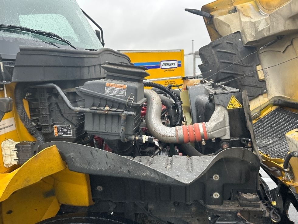 Medium Duty Box Truck-Light and Medium Duty Trucks-International-2021-MV607-New Bedford-MA-239,720\n\t\tmiles-$ 32,500 - Image 23