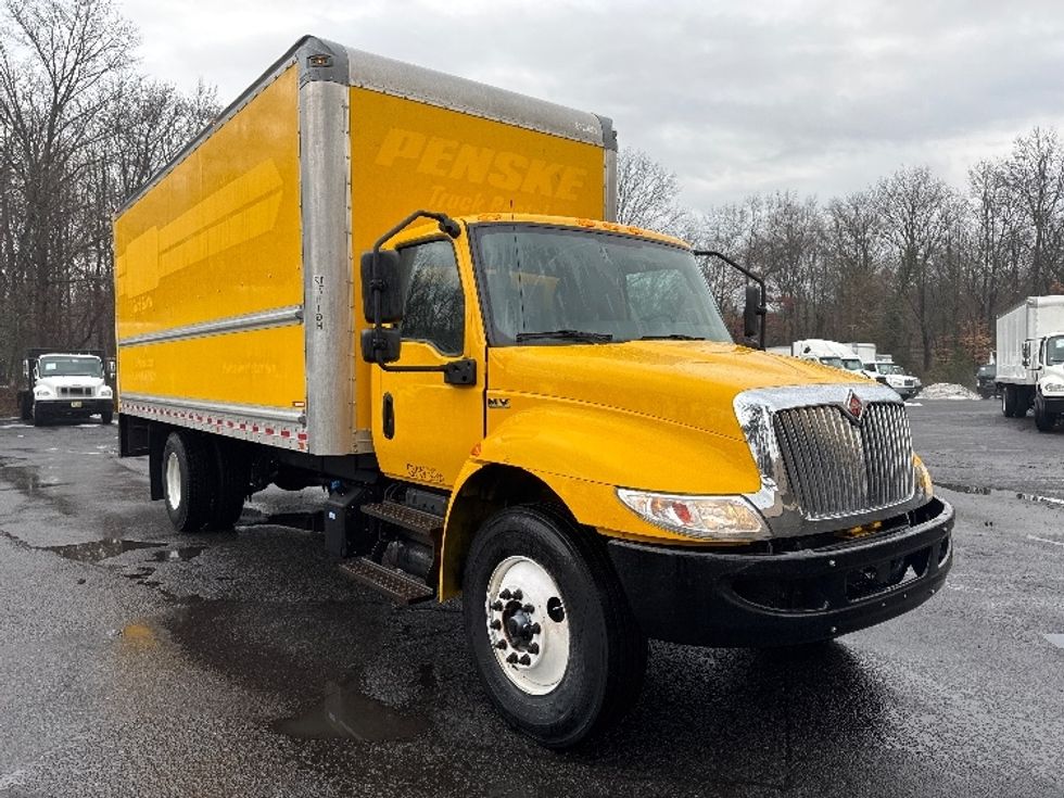 Medium Duty Box Truck-Light and Medium Duty Trucks-International-2021-MV607-New Castle-DE-164,094\n\t\tmiles-$ 41,250 - Image 1