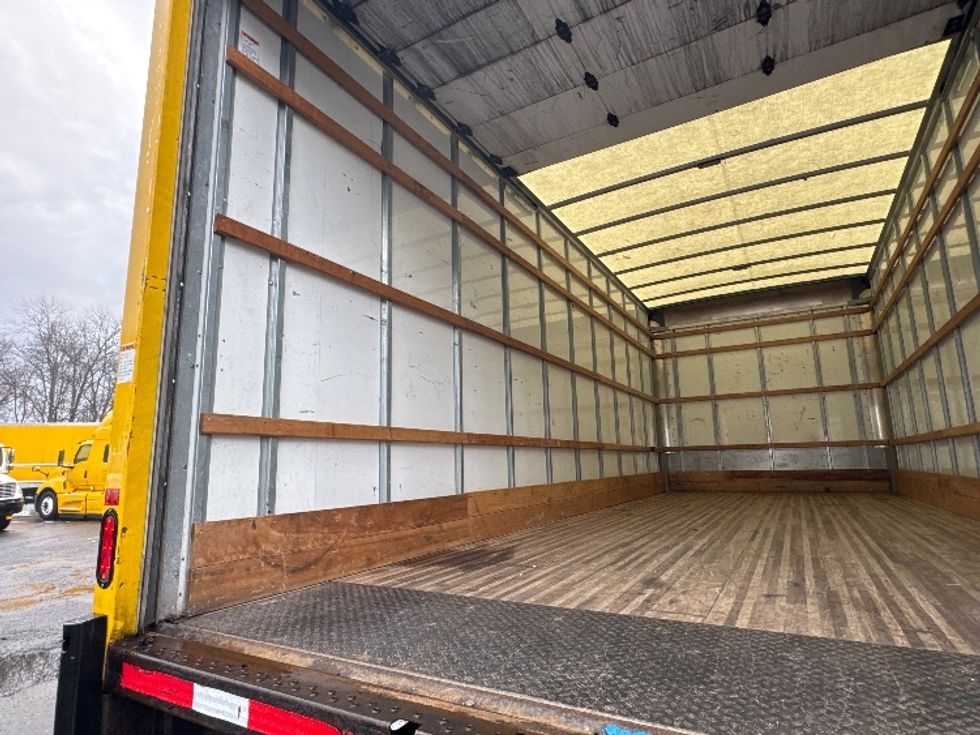 Medium Duty Box Truck-Light and Medium Duty Trucks-International-2021-MV607-New Castle-DE-164,094\n\t\tmiles-$ 41,250 - Image 11