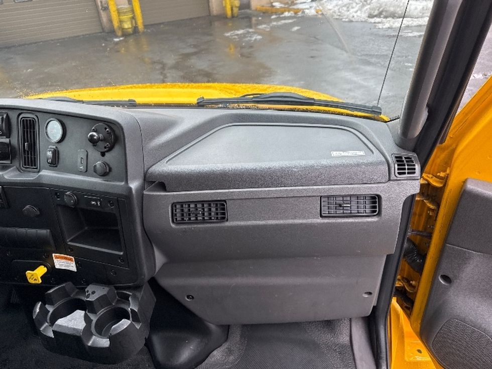 Medium Duty Box Truck-Light and Medium Duty Trucks-International-2021-MV607-New Castle-DE-164,094\n\t\tmiles-$ 41,250 - Image 20