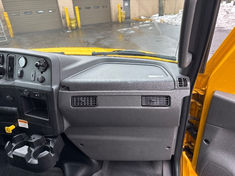 Medium Duty Box Truck-Light and Medium Duty Trucks-International-2021-MV607-New Castle-DE-164,094\n\t\tmiles-$ 41,250 - Image 21