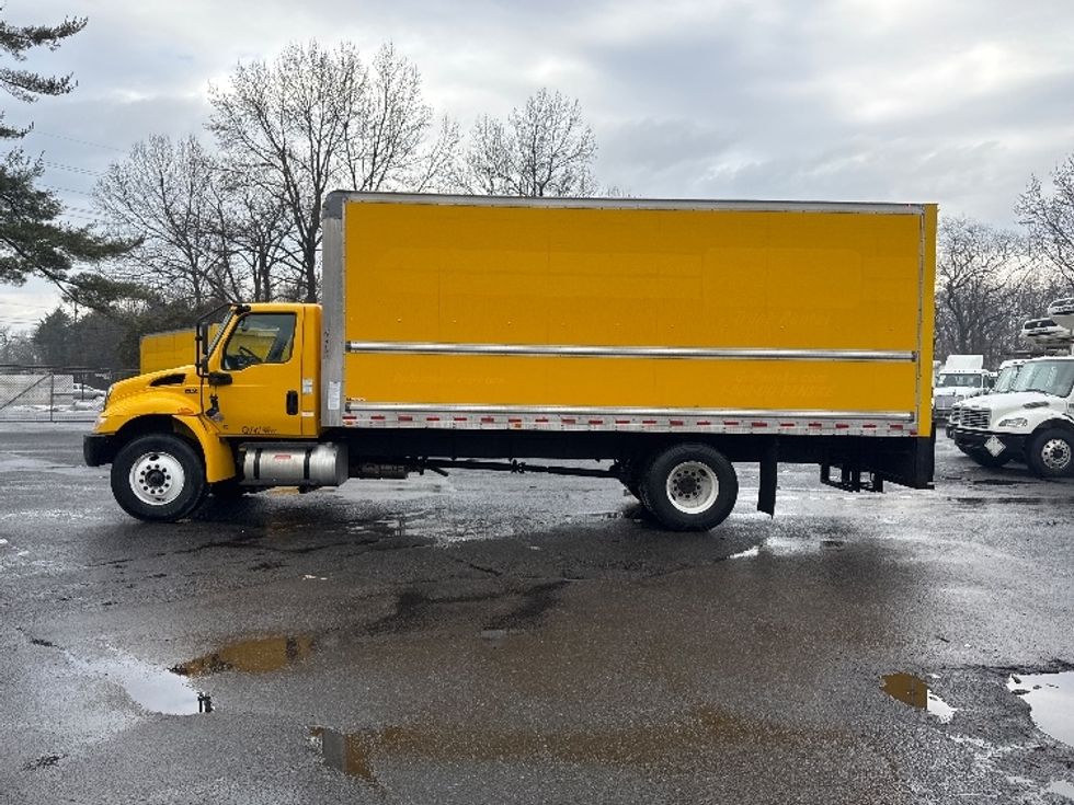 Medium Duty Box Truck-Light and Medium Duty Trucks-International-2021-MV607-New Castle-DE-164,094\n\t\tmiles-$ 41,250 - Image 4