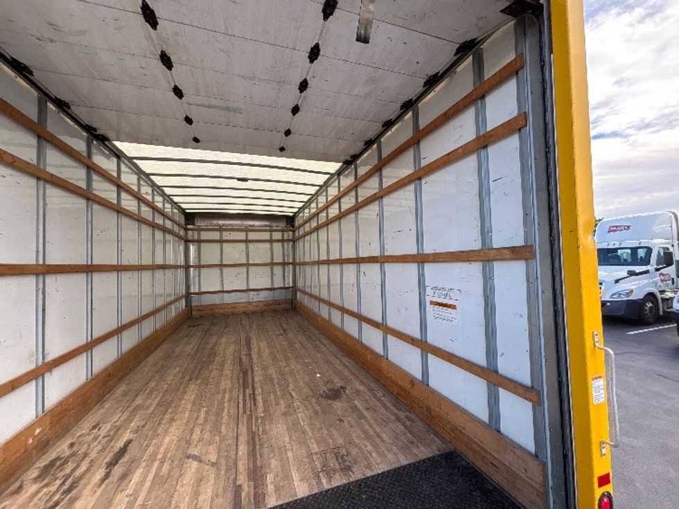 Medium Duty Box Truck-Light and Medium Duty Trucks-International-2021-MV607-New Castle-DE-167,943\n\t\tmiles-$ 38,250 - Image 12