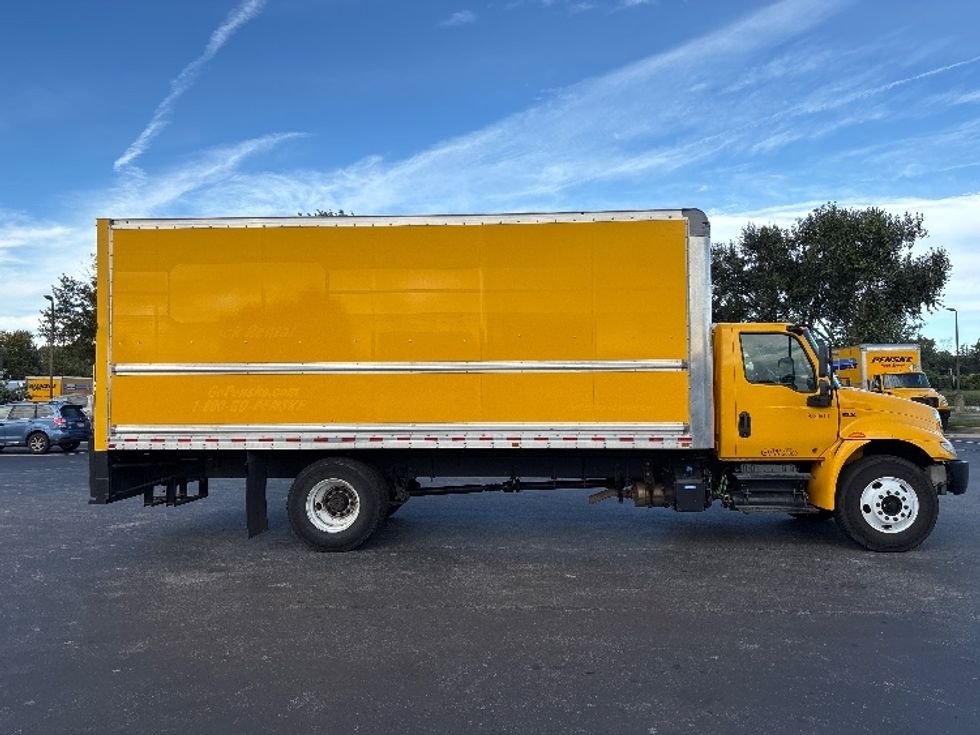 Medium Duty Box Truck-Light and Medium Duty Trucks-International-2021-MV607-New Castle-DE-167,943\n\t\tmiles-$ 38,250 - Image 15