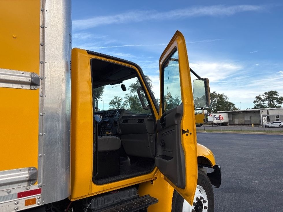 Medium Duty Box Truck-Light and Medium Duty Trucks-International-2021-MV607-New Castle-DE-167,943\n\t\tmiles-$ 38,250 - Image 20