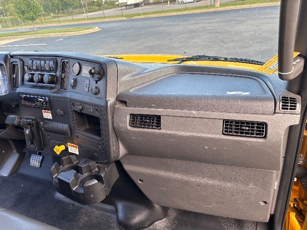 Medium Duty Box Truck-Light and Medium Duty Trucks-International-2021-MV607-New Castle-DE-167,943\n\t\tmiles-$ 38,250 - Image 21
