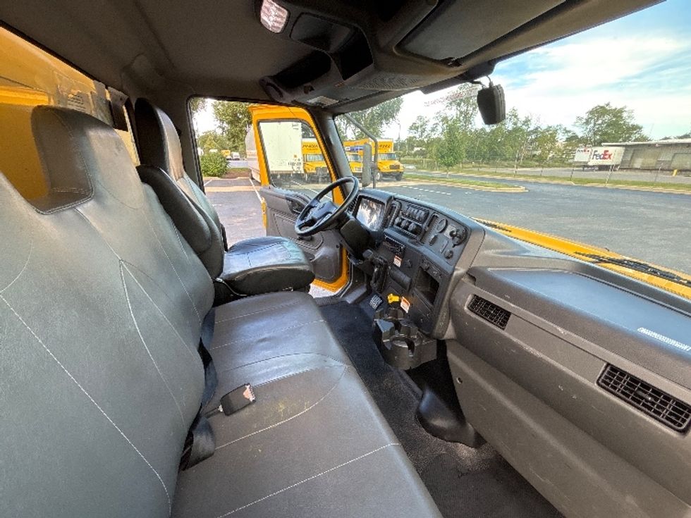 Medium Duty Box Truck-Light and Medium Duty Trucks-International-2021-MV607-New Castle-DE-167,943\n\t\tmiles-$ 38,250 - Image 22