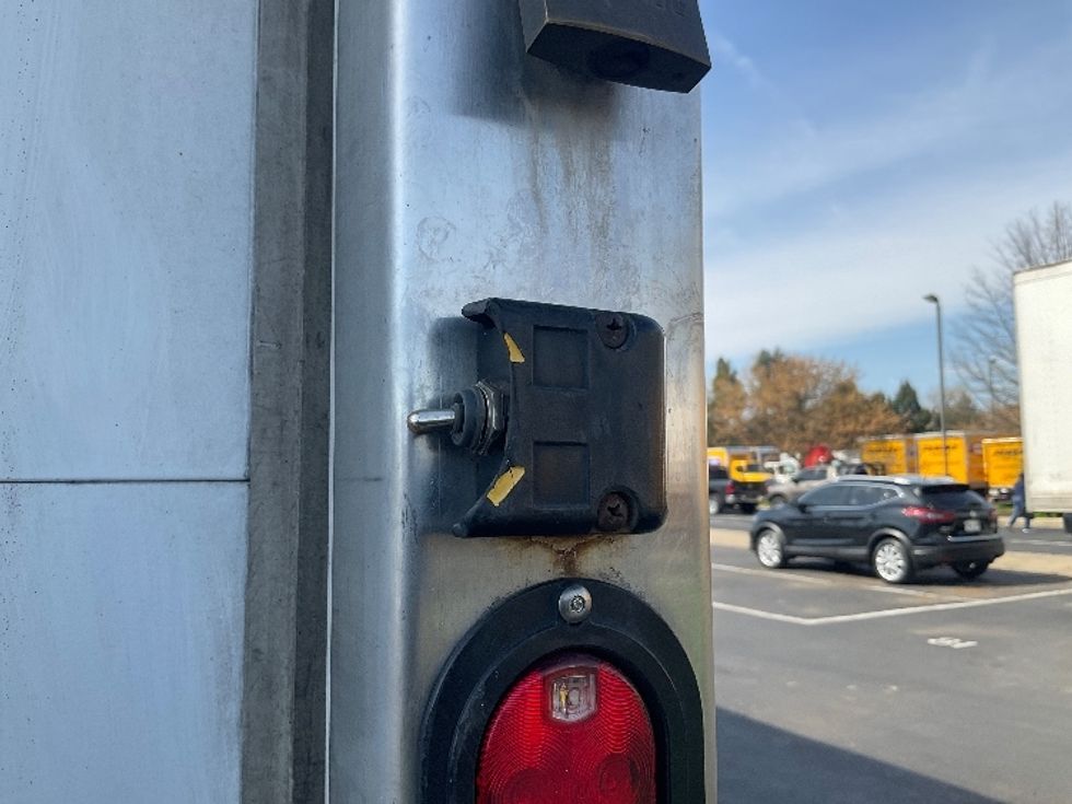 Medium Duty Box Truck-Light and Medium Duty Trucks-International-2021-MV607-New Castle-DE-204,444\n\t\tmiles-$ 47,750 - Image 26