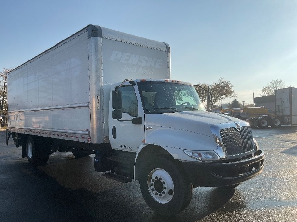 Medium Duty Box Truck-Light and Medium Duty Trucks-International-2021-MV607-New Castle-DE-216,199\n\t\tmiles-$ 44,000 - Image 1