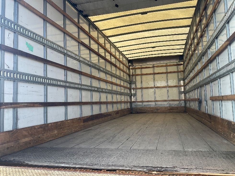 Medium Duty Box Truck-Light and Medium Duty Trucks-International-2021-MV607-New Castle-DE-216,199\n\t\tmiles-$ 44,000 - Image 11