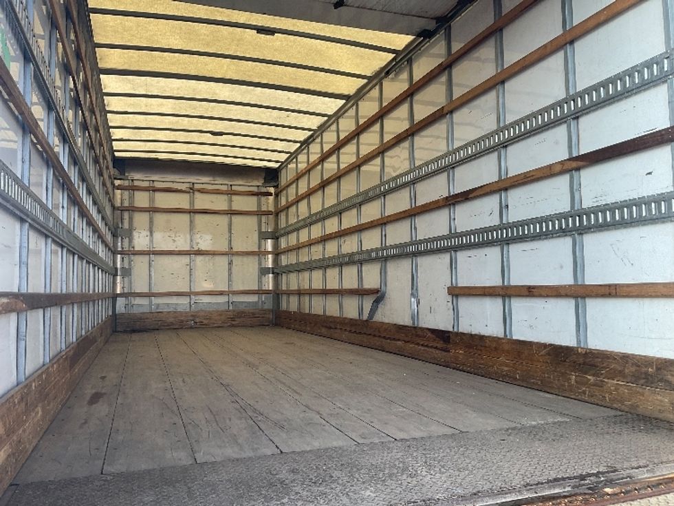Medium Duty Box Truck-Light and Medium Duty Trucks-International-2021-MV607-New Castle-DE-216,199\n\t\tmiles-$ 44,000 - Image 12