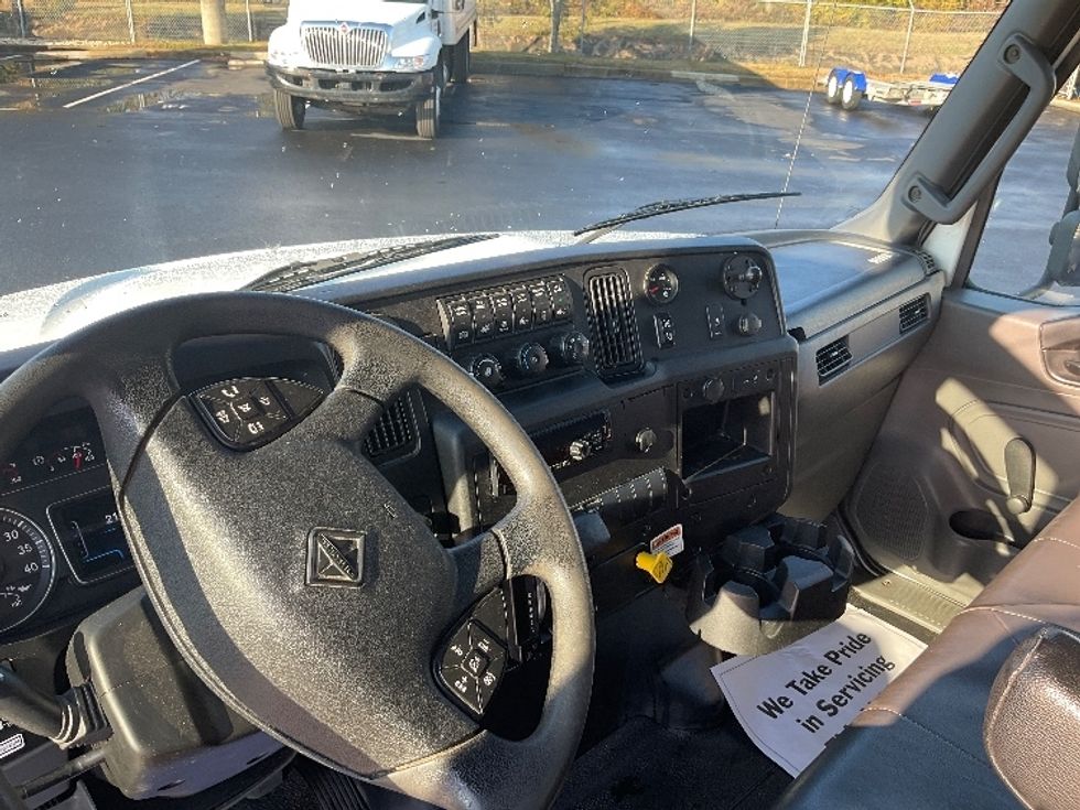 Medium Duty Box Truck-Light and Medium Duty Trucks-International-2021-MV607-New Castle-DE-216,199\n\t\tmiles-$ 44,000 - Image 17