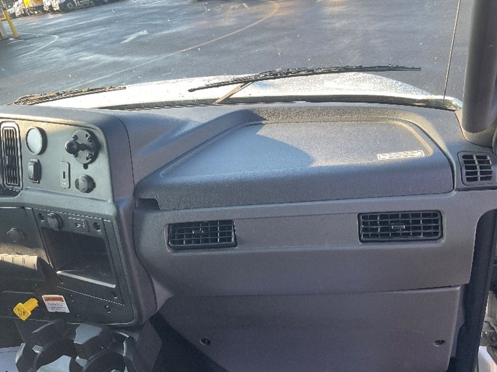 Medium Duty Box Truck-Light and Medium Duty Trucks-International-2021-MV607-New Castle-DE-216,199\n\t\tmiles-$ 44,000 - Image 20