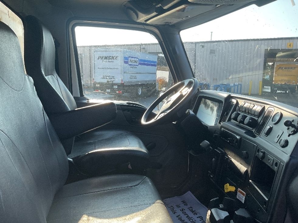 Medium Duty Box Truck-Light and Medium Duty Trucks-International-2021-MV607-New Castle-DE-216,199\n\t\tmiles-$ 44,000 - Image 21