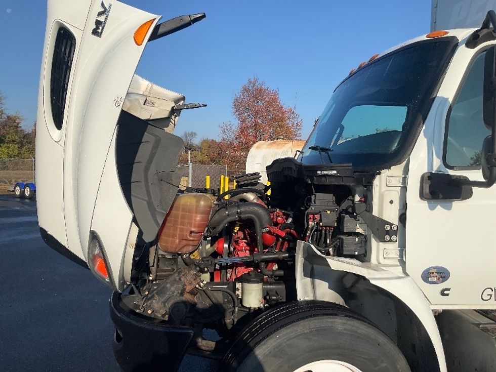 Medium Duty Box Truck-Light and Medium Duty Trucks-International-2021-MV607-New Castle-DE-216,199\n\t\tmiles-$ 44,000 - Image 23