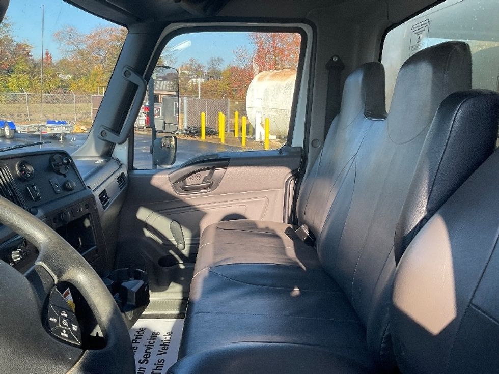 Medium Duty Box Truck-Light and Medium Duty Trucks-International-2021-MV607-New Castle-DE-227,586\n\t\tmiles-$ 44,250 - Image 18