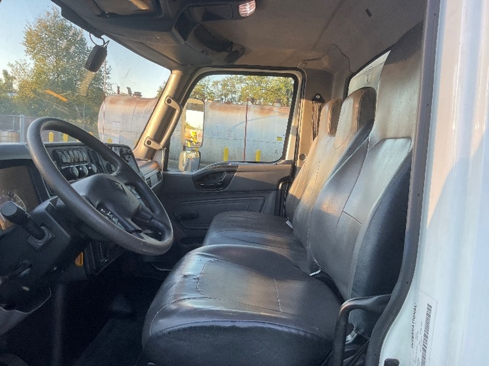 Medium Duty Box Truck-Light and Medium Duty Trucks-International-2021-MV607-New Castle-DE-253,890\n\t\tmiles-$ 38,000 - Image 18