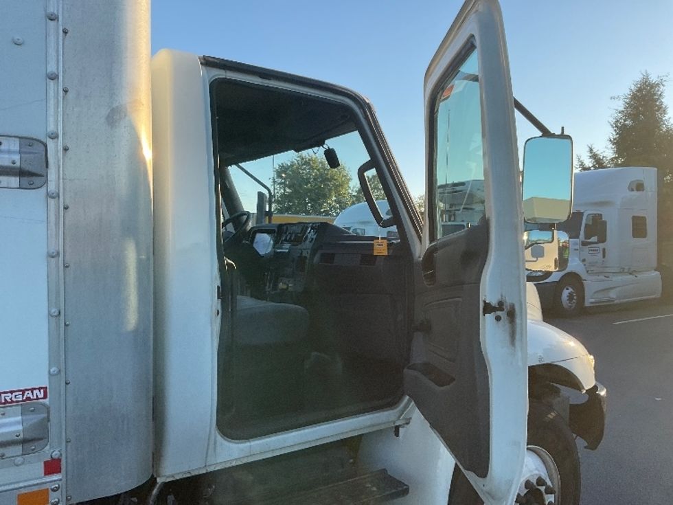 Medium Duty Box Truck-Light and Medium Duty Trucks-International-2021-MV607-New Castle-DE-253,890\n\t\tmiles-$ 38,000 - Image 19