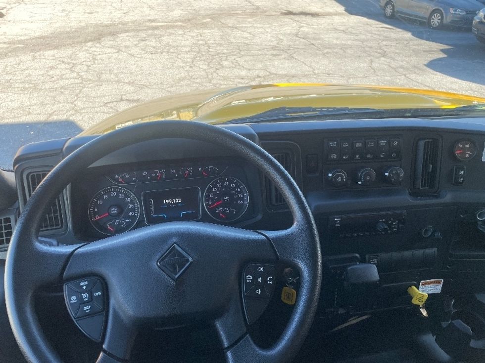 Medium Duty Box Truck-Light and Medium Duty Trucks-International-2021-MV607-Newnan-GA-199,133\n\t\tmiles-$ 45,250 - Image 18