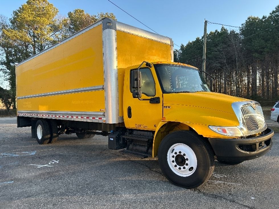 Medium Duty Box Truck-Light and Medium Duty Trucks-International-2021-MV607-Newport News-VA-206,535\n\t\tmiles-$ 42,500 - Image 1