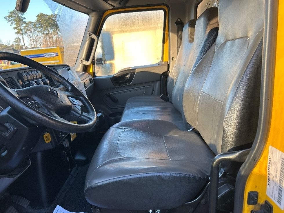 Medium Duty Box Truck-Light and Medium Duty Trucks-International-2021-MV607-Newport News-VA-206,535\n\t\tmiles-$ 42,500 - Image 18