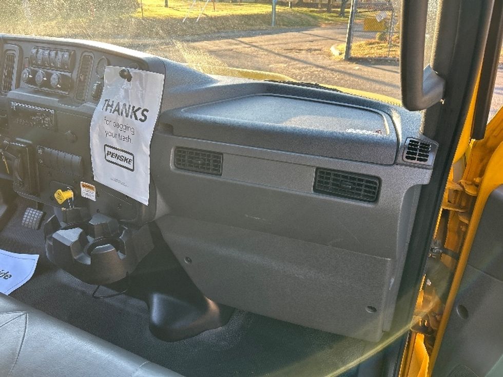 Medium Duty Box Truck-Light and Medium Duty Trucks-International-2021-MV607-Newport News-VA-206,535\n\t\tmiles-$ 42,500 - Image 20