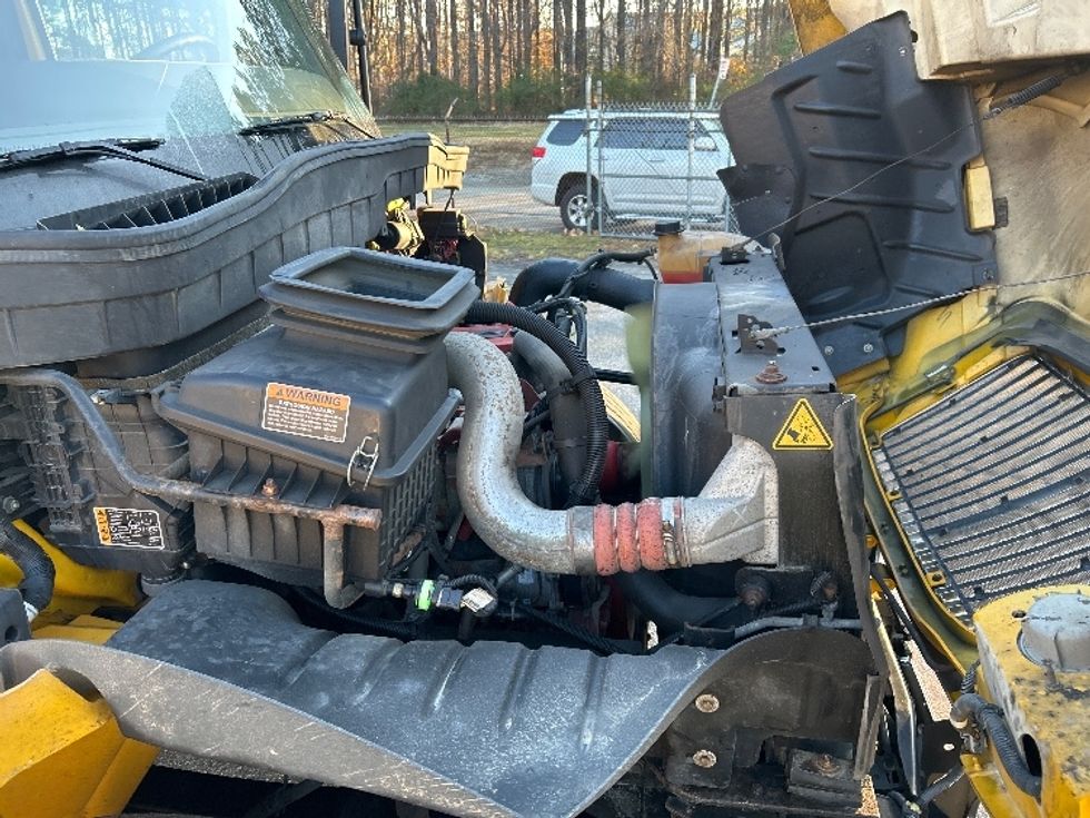 Medium Duty Box Truck-Light and Medium Duty Trucks-International-2021-MV607-Newport News-VA-206,535\n\t\tmiles-$ 42,500 - Image 22