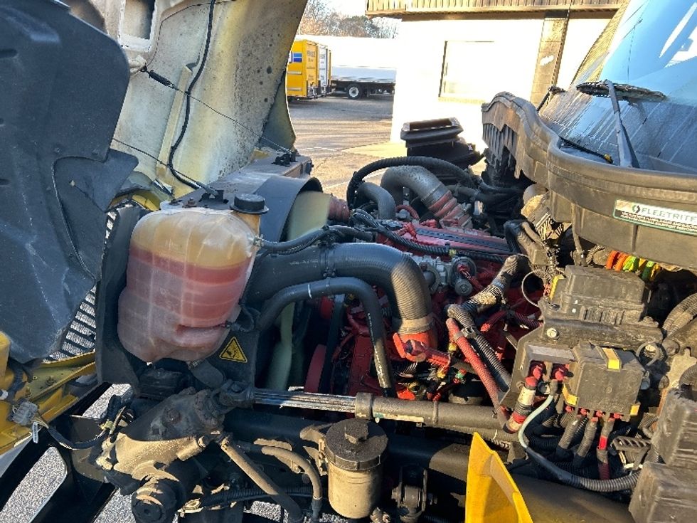 Medium Duty Box Truck-Light and Medium Duty Trucks-International-2021-MV607-Newport News-VA-206,535\n\t\tmiles-$ 42,500 - Image 23