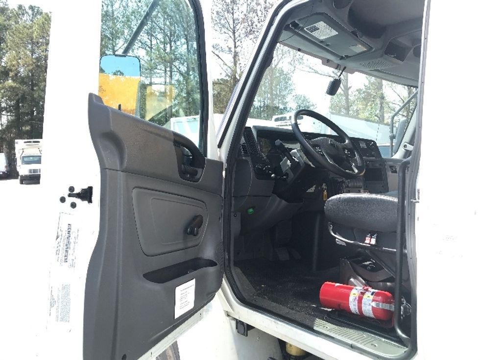Medium Duty Box Truck-Light and Medium Duty Trucks-International-2021-MV607-Norcross-GA-135,937\n\t\tmiles-$ 68,250 - Image 16