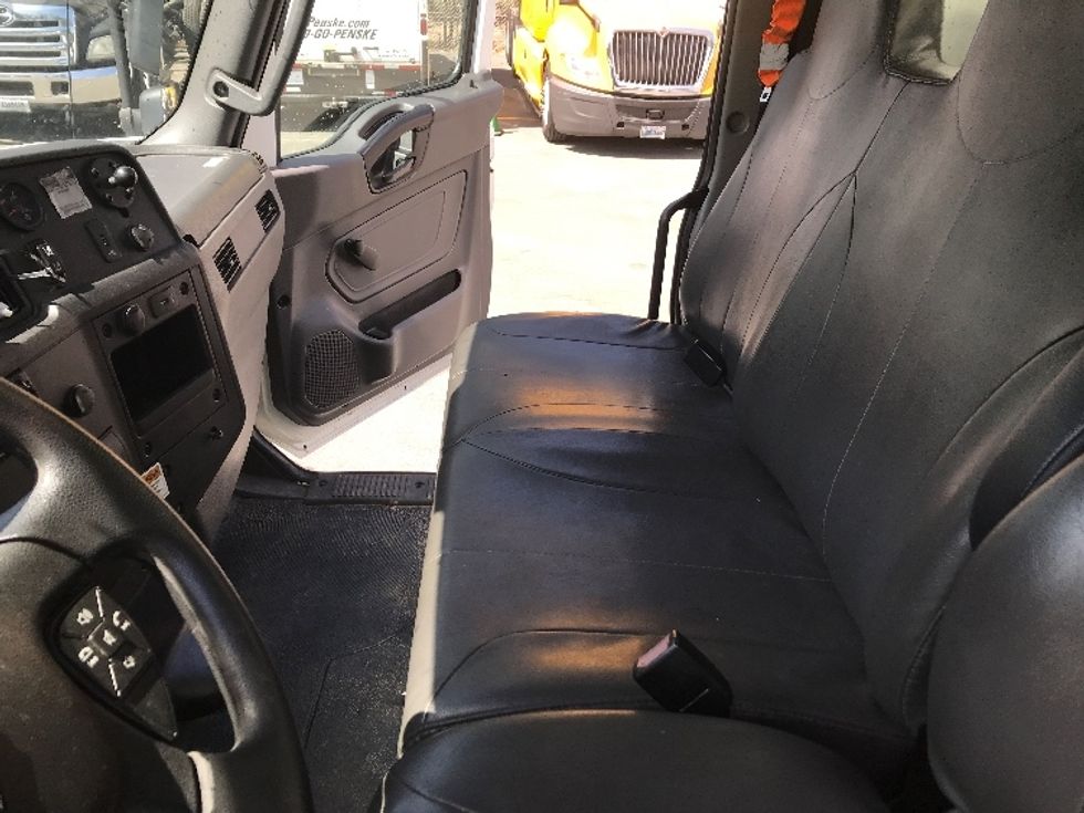 Medium Duty Box Truck-Light and Medium Duty Trucks-International-2021-MV607-Norcross-GA-135,937\n\t\tmiles-$ 68,250 - Image 19