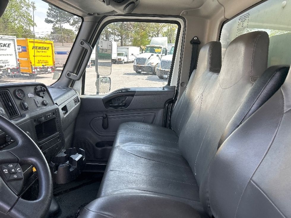 Medium Duty Box Truck-Light and Medium Duty Trucks-International-2021-MV607-Norcross-GA-155,191\n\t\tmiles-$ 65,000 - Image 19