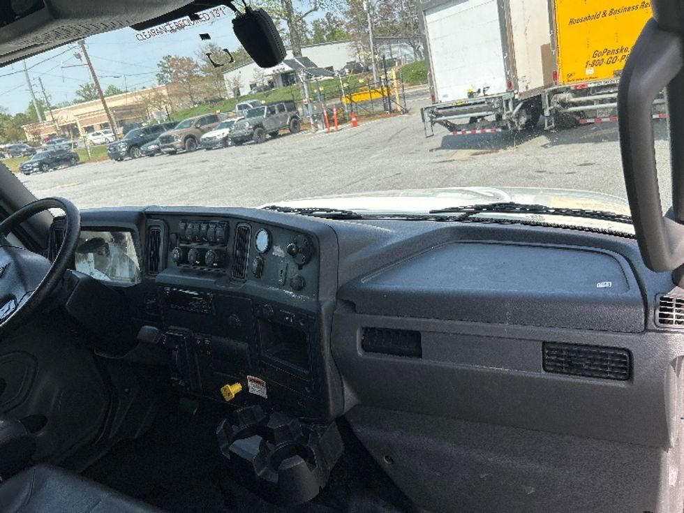 Medium Duty Box Truck-Light and Medium Duty Trucks-International-2021-MV607-Norcross-GA-155,191\n\t\tmiles-$ 65,000 - Image 21