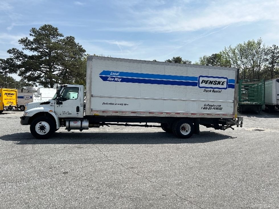 Medium Duty Box Truck-Light and Medium Duty Trucks-International-2021-MV607-Norcross-GA-155,191\n\t\tmiles-$ 65,000 - Image 4