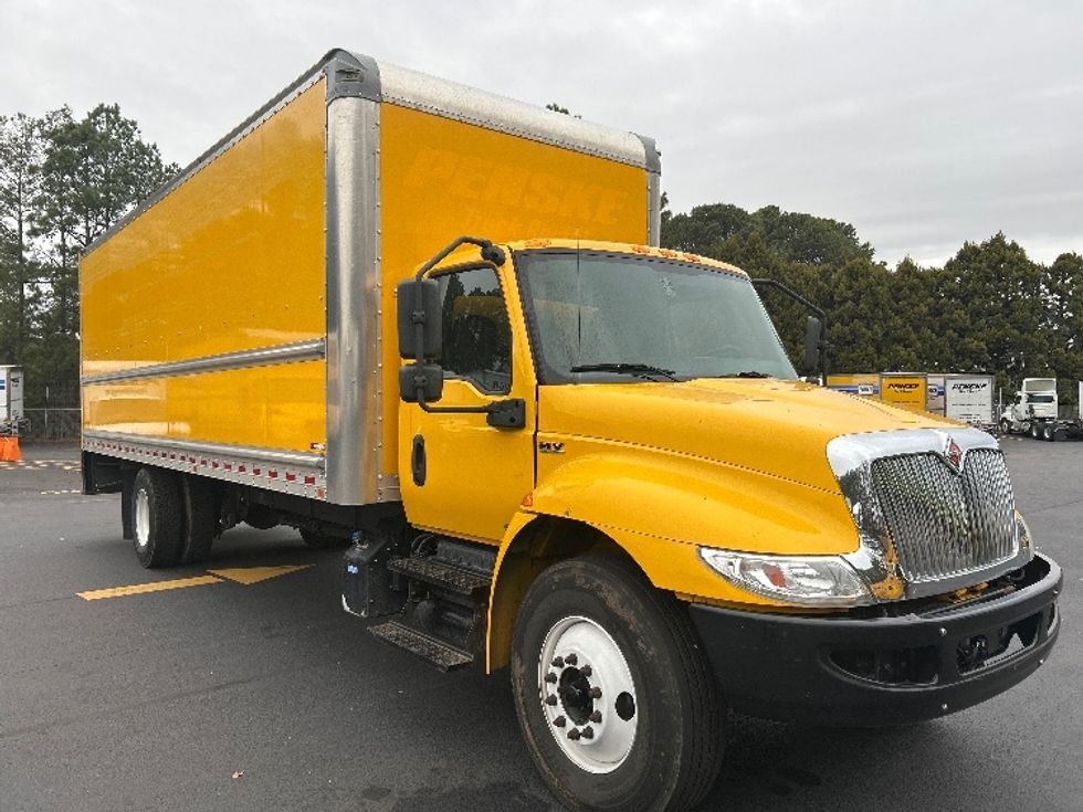 Medium Duty Box Truck-Light and Medium Duty Trucks-International-2021-MV607-Norcross-GA-208,165\n\t\tmiles-$ 42,500 - Image 1