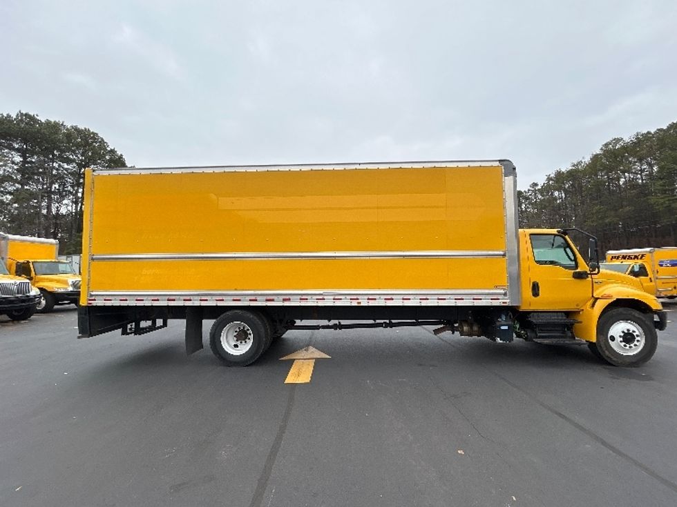 Medium Duty Box Truck-Light and Medium Duty Trucks-International-2021-MV607-Norcross-GA-208,165\n\t\tmiles-$ 42,500 - Image 14
