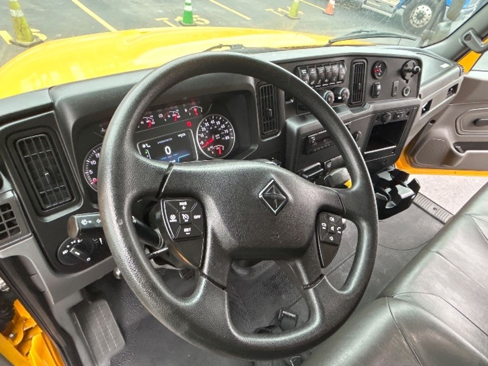 Medium Duty Box Truck-Light and Medium Duty Trucks-International-2021-MV607-Norcross-GA-208,165\n\t\tmiles-$ 42,500 - Image 16