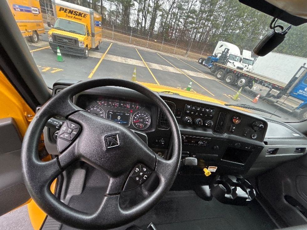 Medium Duty Box Truck-Light and Medium Duty Trucks-International-2021-MV607-Norcross-GA-208,165\n\t\tmiles-$ 42,500 - Image 17