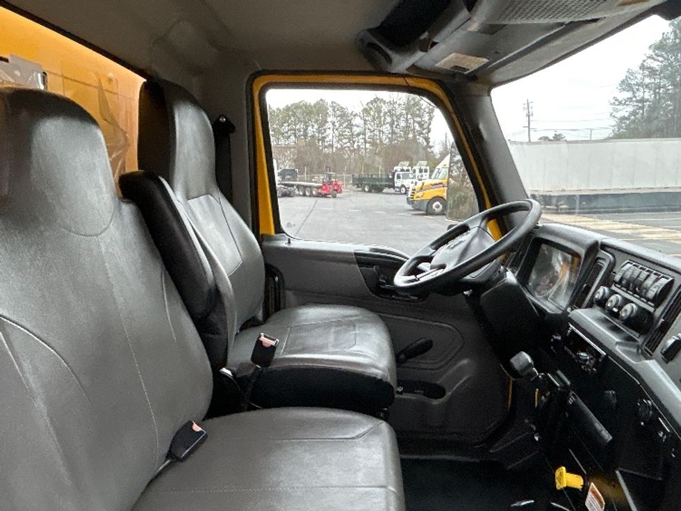 Medium Duty Box Truck-Light and Medium Duty Trucks-International-2021-MV607-Norcross-GA-208,165\n\t\tmiles-$ 42,500 - Image 21