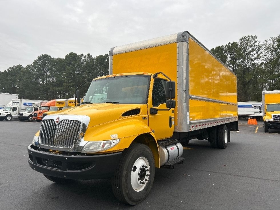 Medium Duty Box Truck-Light and Medium Duty Trucks-International-2021-MV607-Norcross-GA-208,165\n\t\tmiles-$ 42,500 - Image 3
