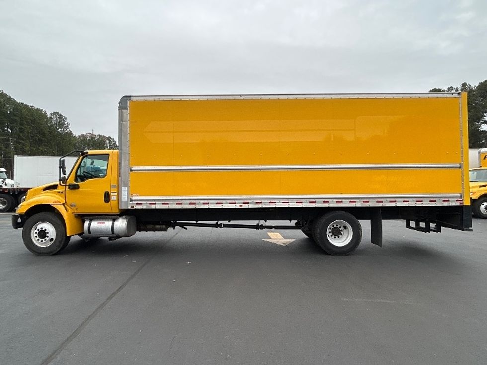 Medium Duty Box Truck-Light and Medium Duty Trucks-International-2021-MV607-Norcross-GA-208,165\n\t\tmiles-$ 42,500 - Image 4