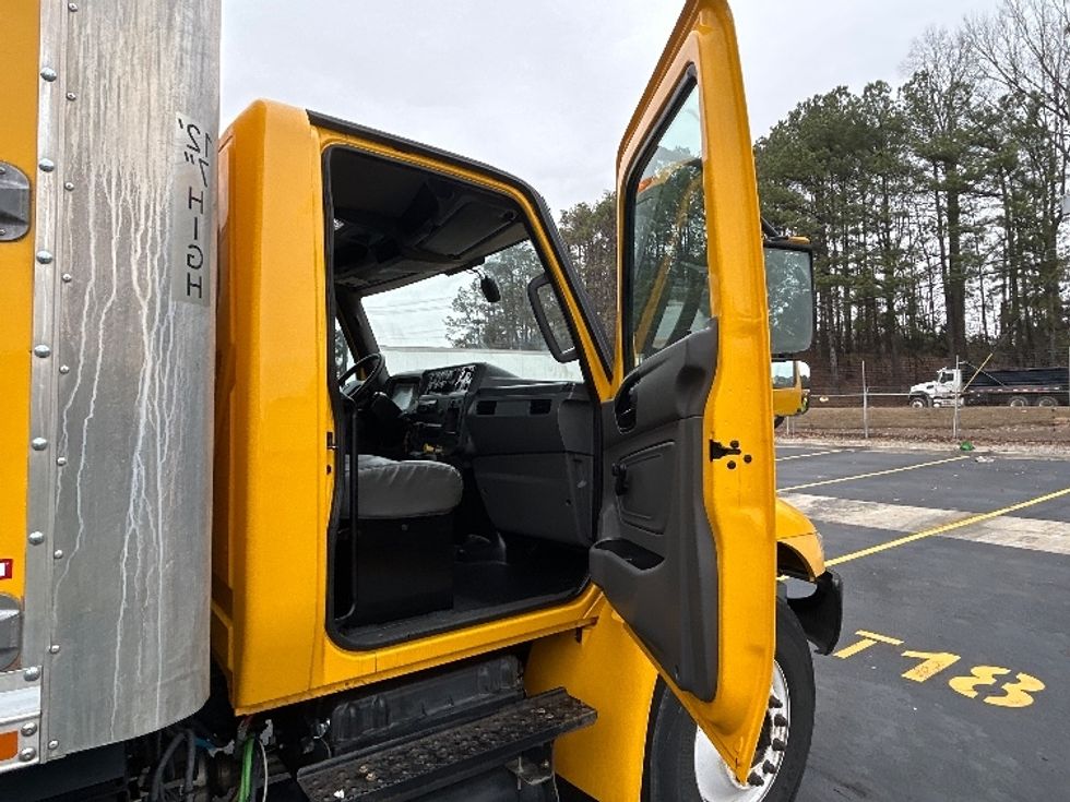 Medium Duty Box Truck-Light and Medium Duty Trucks-International-2021-MV607-Norcross-GA-221,241\n\t\tmiles-$ 40,250 - Image 19