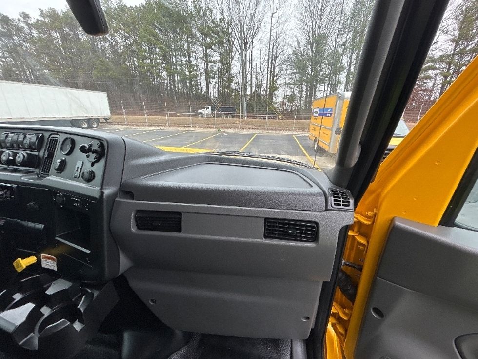 Medium Duty Box Truck-Light and Medium Duty Trucks-International-2021-MV607-Norcross-GA-221,241\n\t\tmiles-$ 40,250 - Image 20