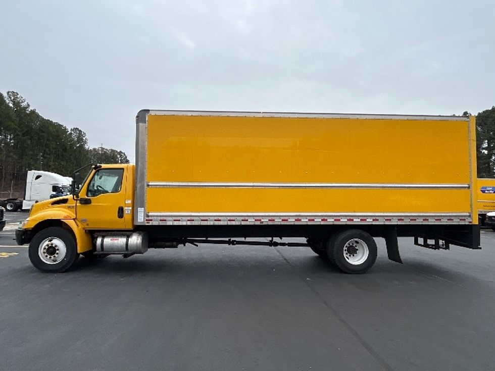 Medium Duty Box Truck-Light and Medium Duty Trucks-International-2021-MV607-Norcross-GA-221,241\n\t\tmiles-$ 40,250 - Image 4