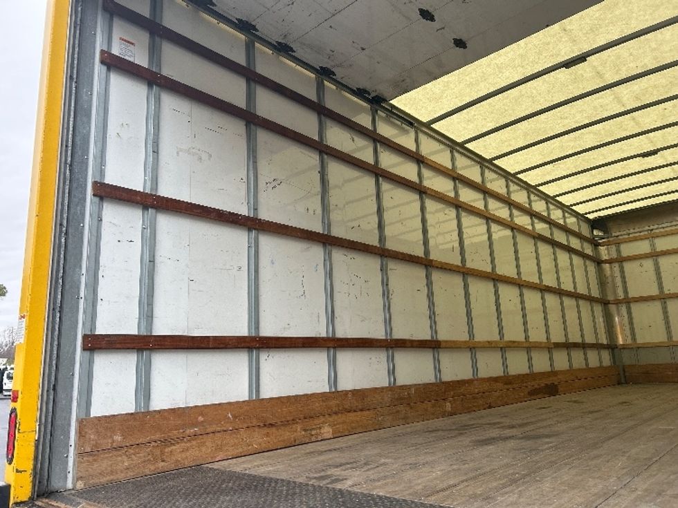 Medium Duty Box Truck-Light and Medium Duty Trucks-International-2021-MV607-Norcross-GA-232,408\n\t\tmiles-$ 38,500 - Image 10
