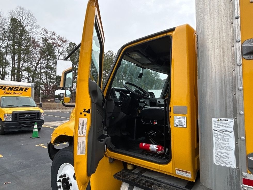 Medium Duty Box Truck-Light and Medium Duty Trucks-International-2021-MV607-Norcross-GA-232,408\n\t\tmiles-$ 38,500 - Image 15