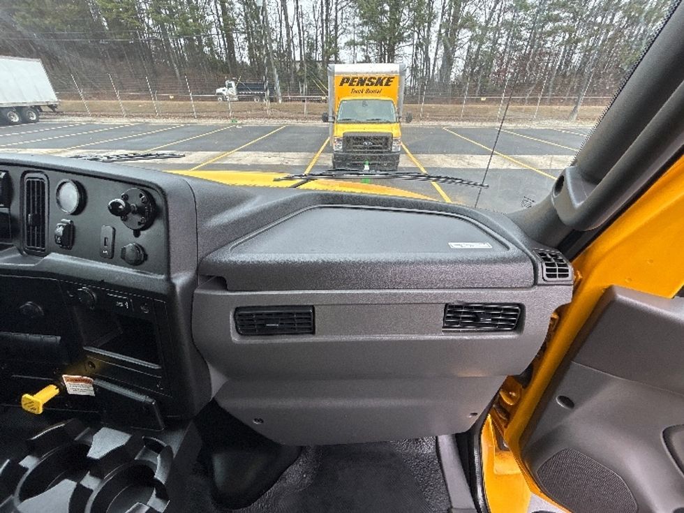 Medium Duty Box Truck-Light and Medium Duty Trucks-International-2021-MV607-Norcross-GA-232,408\n\t\tmiles-$ 38,500 - Image 20